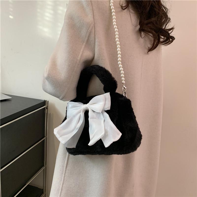 Sweet Bow Women's Faux Fur Shoulder Bags Fashi Pearl Chain Ladies Plush Crossbody Bag Simple Female Fluffy Purse Handbags