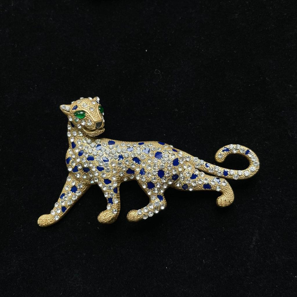 Vintage Brass & Enamel Distressed Leopard Brooch - Unique 3D Design for Coats and Suits