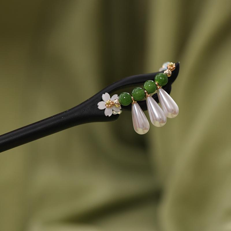 "Auspicious Lotus Cloud Sandalwood Hairpin: Ancient Chinese Style Hanfu Headdress for Women"