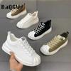 Fashion Designer Striped Patchwork Breathable Shoes Man Fashion Soft Lightweight Skateboard Sneakers Retro Camel Summer Shoes Trend 2024