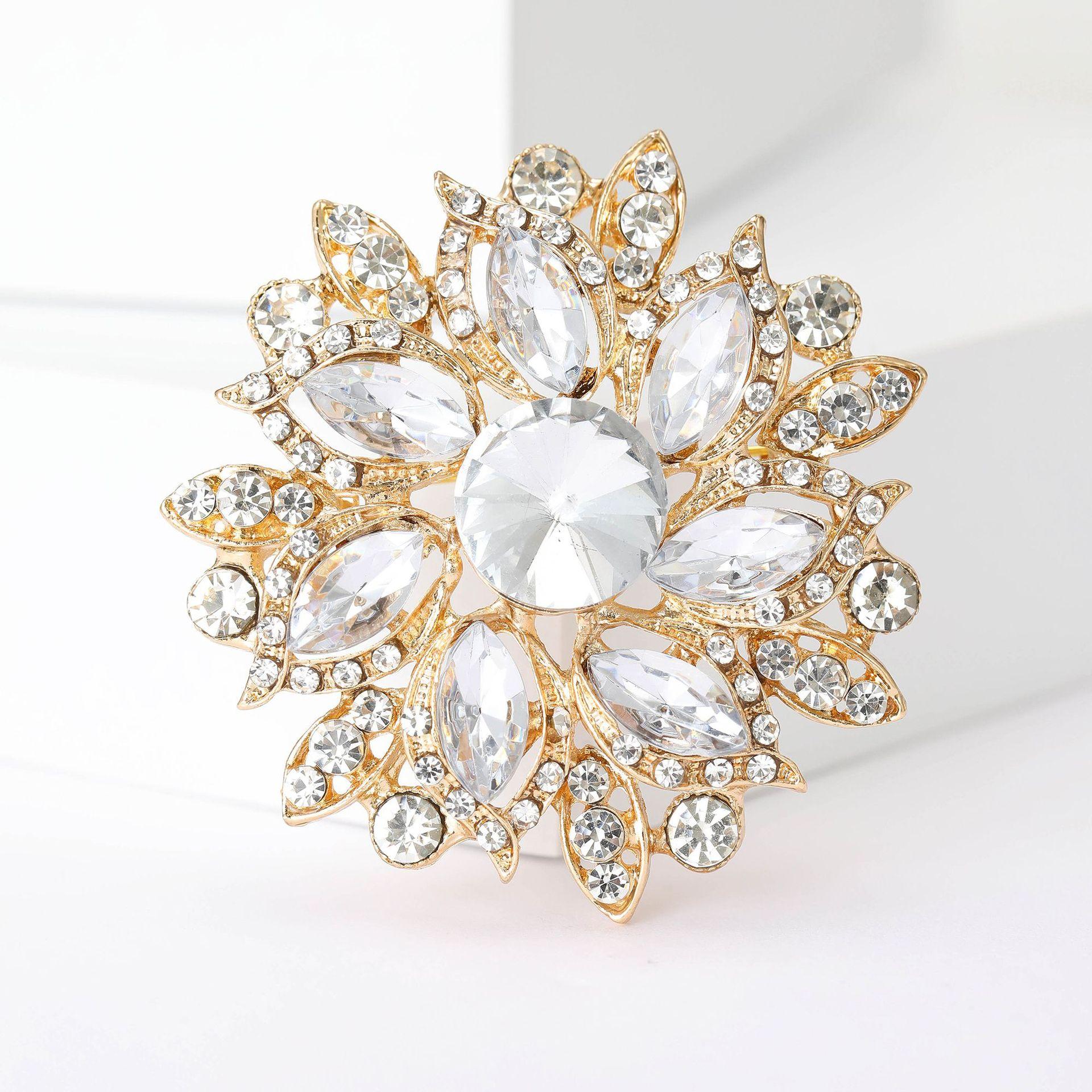 

High End Diamond Inlaid Brooch, Women s High-end Feel, Chest Flower, Multifunctional Clothing Accessories One Size золотой