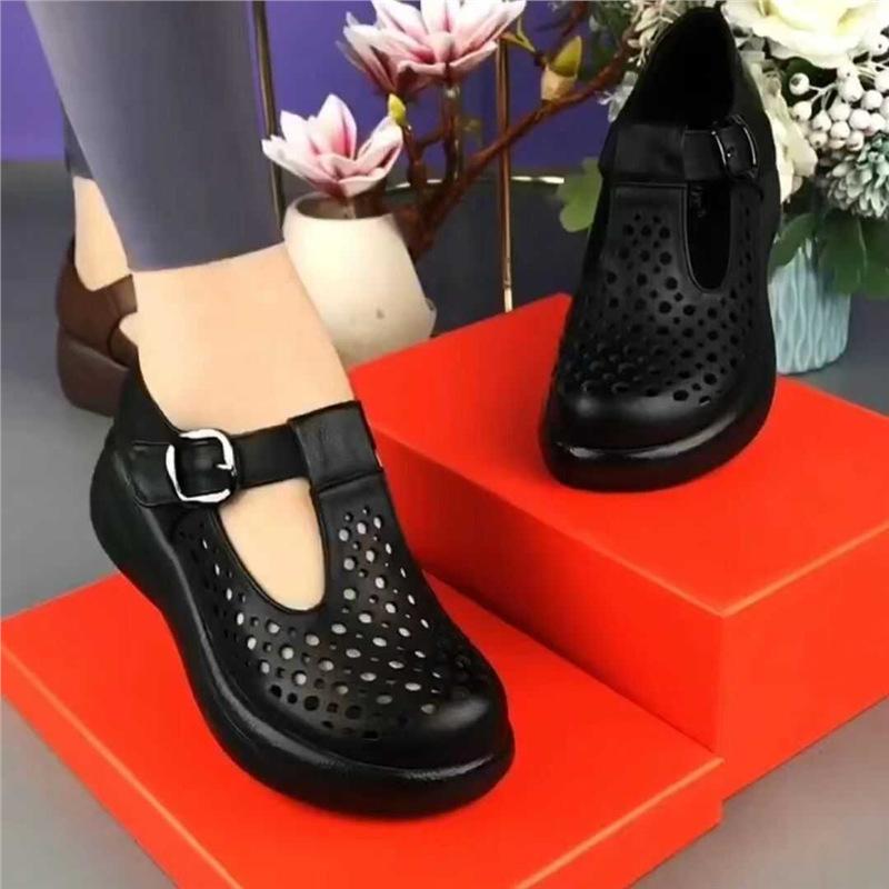 Soft leather sandals women's medium heel thick heel non-slip hollow breathable hole shoes 2025 summer cool boots middle-aged and elderly mother shoes