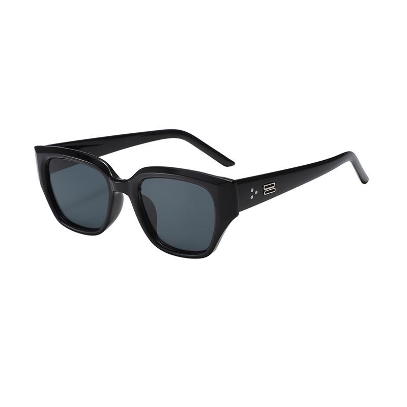 European & American Cat-Eye Sunglasses: Slimming Design, UV Protection for Men & Women