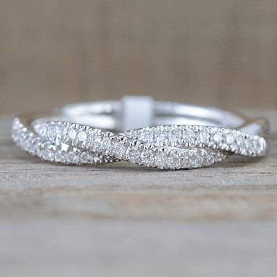 Neu gestaltete Twist-Ringe mit schillernden CZ-Silberfarben-Bändern für Frauen, hochwertiger Modeschmuck