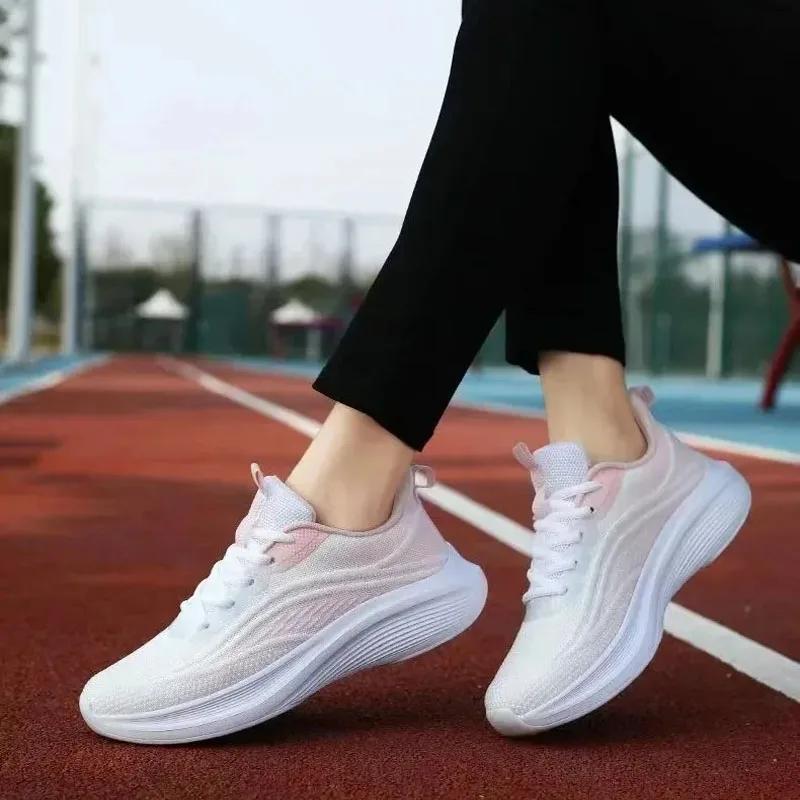 Fashion 2025 Casual Running Summer Anti Slip Hiking Mesh Breathability Athletic Shoes Tennis Woman Trend Woman Sneakers Couple Zapatos