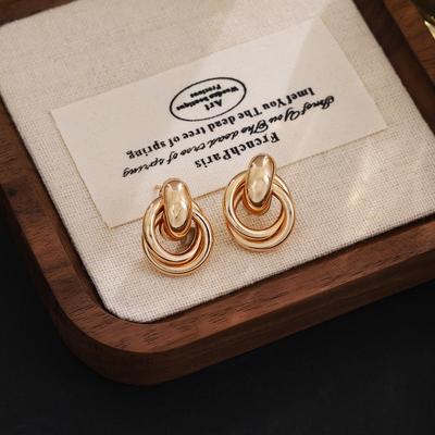 עגילים – עגילים תלויים