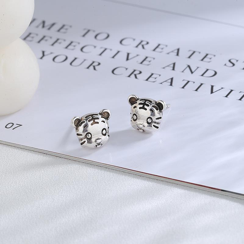 Guochao Naturalistic Tiger Earrings Early Autumn New Good Luck Zodiac Tiger Retro Thai Silver Wind Tiger Head Earrings