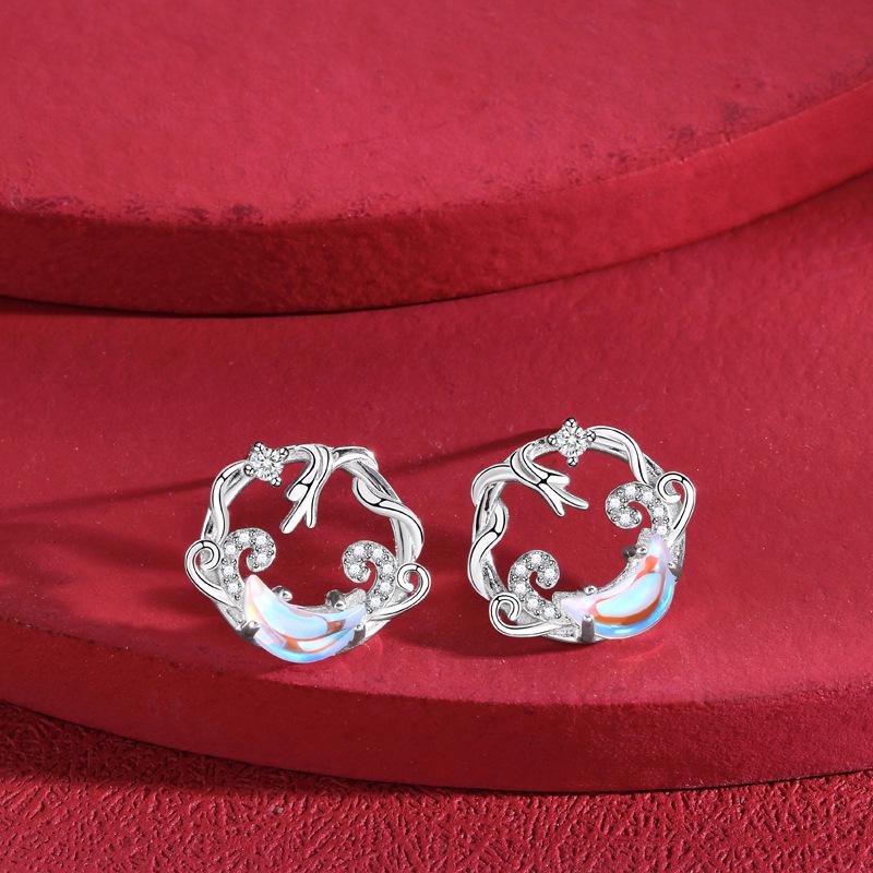 S925 Sterling Silver Chinese Zodiac Dragon Stud Earrings with Moonstone 925 Sterling Silver платиновый