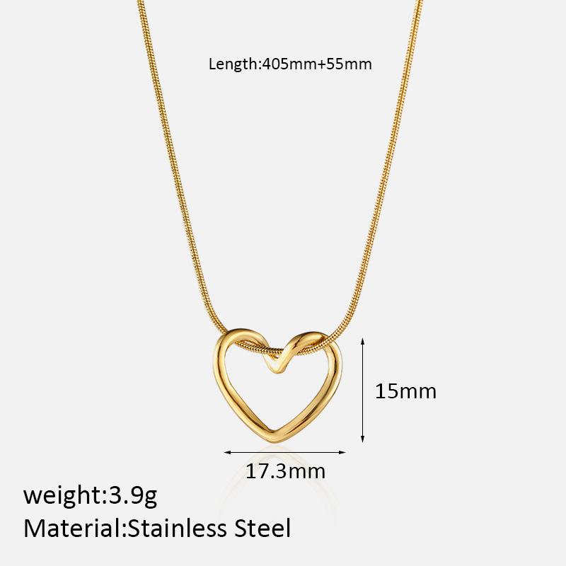 

Simple Hollow-Out Heart Pendant Necklace For Women Elegant Collarbone Chain Jewelry Gift For Her