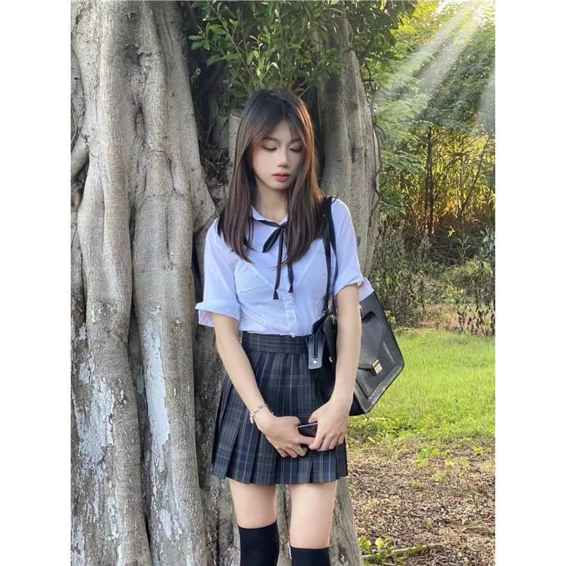 

Summer Waist-Cinching Short-Sleeve Shirt & Versatile Plaid Skirt Set: Sexy & Slimming JK Style Medium