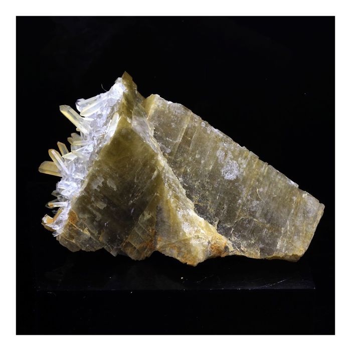 Pierres et Minéraux. Siderite, Quartz. 266.0 ct. Mésage Mine, Vizille, France..