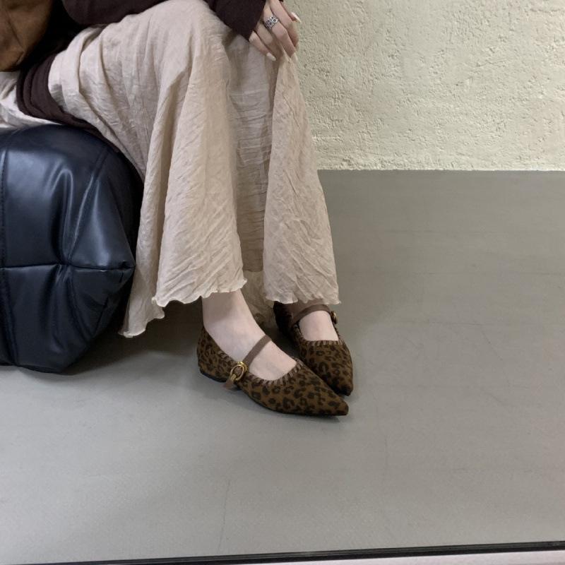 

Retro inner heightening soft-soled shoes single shoes women s 2025 autumn and winter new temperament Mary Jane shoes 39 светло-коричневого