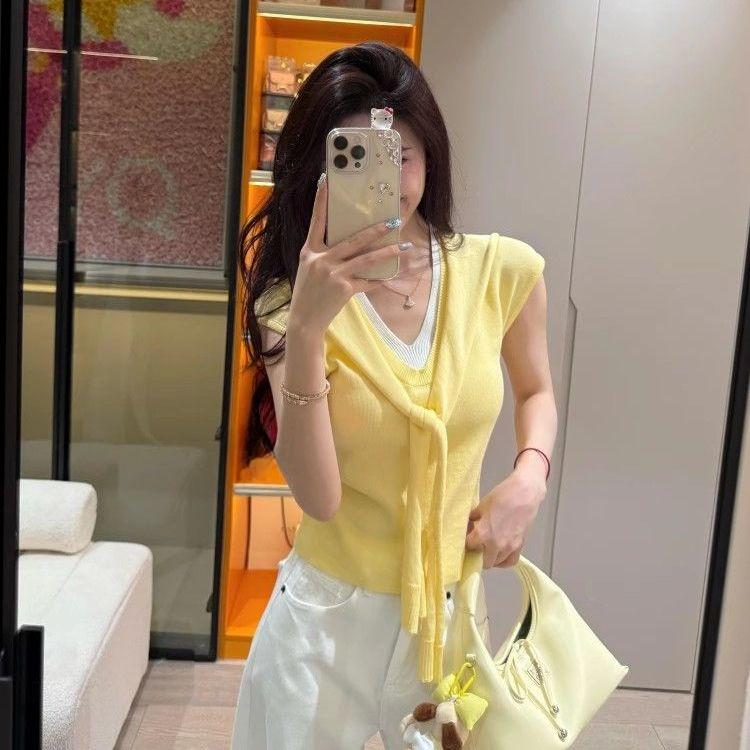 

Вязаный свитер с V-образным вырезом в корейском стиле с цветовыми блоками для женщин на лето, чистый и нежный, элегантный и стройнящий топ one size жёлтый