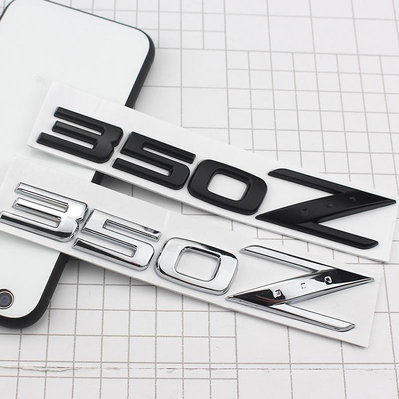 350Z Metallkarosserie 370Z Heckkiste mit Z Heckkisten-Logo gekennzeichnet, und Z 350Z Modifikation an der Seitentür angebracht