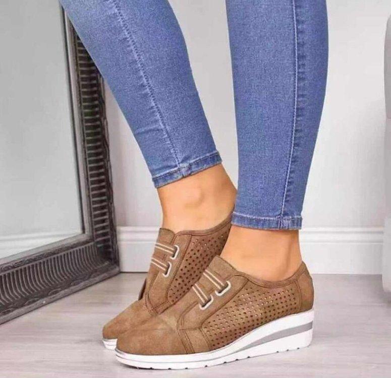 

Женская обувь на танкетке с круглым носком, эластичной лентой и неглубоким вырезом, на платформе, одинарная 43 темно-коричневого