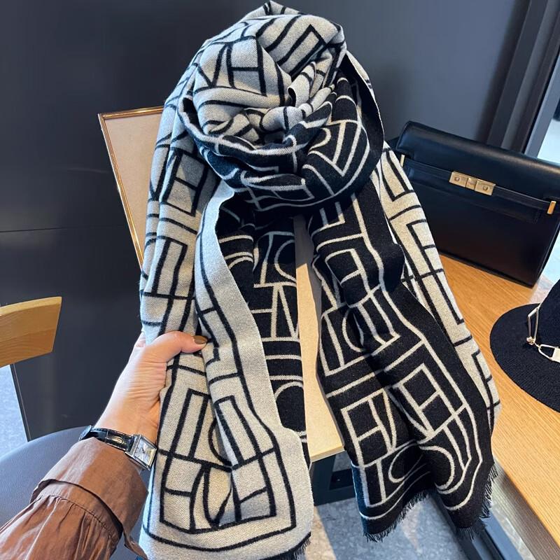 

Women s Geometric Letter Double-sided Shawl Scarf
