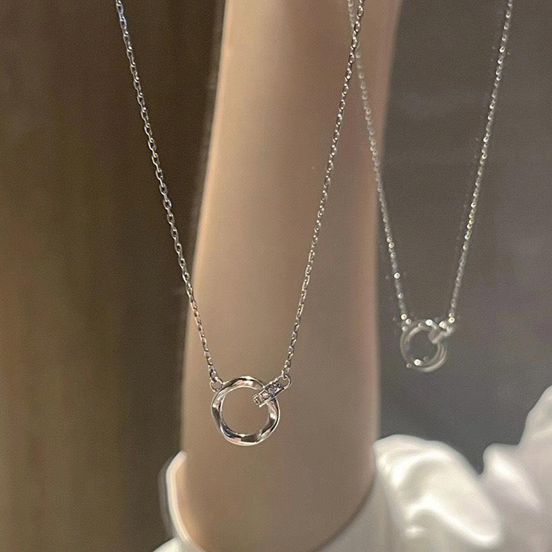 Titanium Steel Does Not Fade, Simple High-End Necklace Women'S Design Temperament Collarbone Chain Fashionable Personalized Pendant