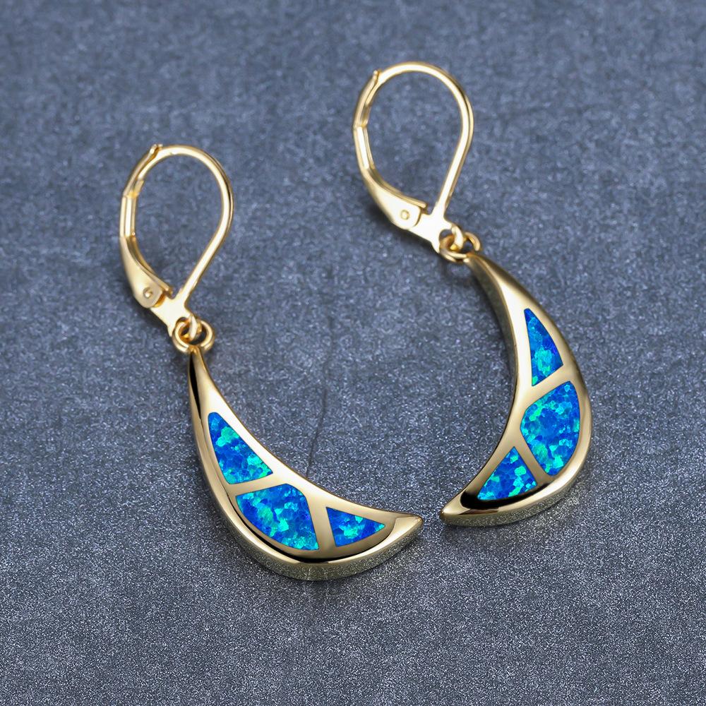Neue Mode Gold Drei-teilig Weißer Australischer Schatz Mondförmige Ohrringe für Damen mit Personalisierbaren und Vielseitigen Ohrbügeln gray