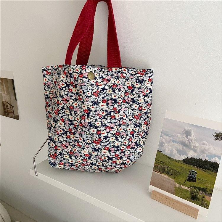 Charming Small Square Handbag For Casual Daily Use With Floral Patterns