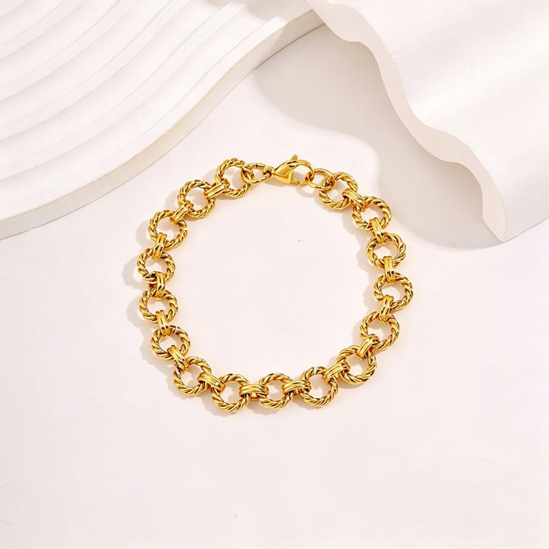 European and American light luxury high-end gold bracelet girls fashion trend high value titanium steel bracelet does not fade jewelry