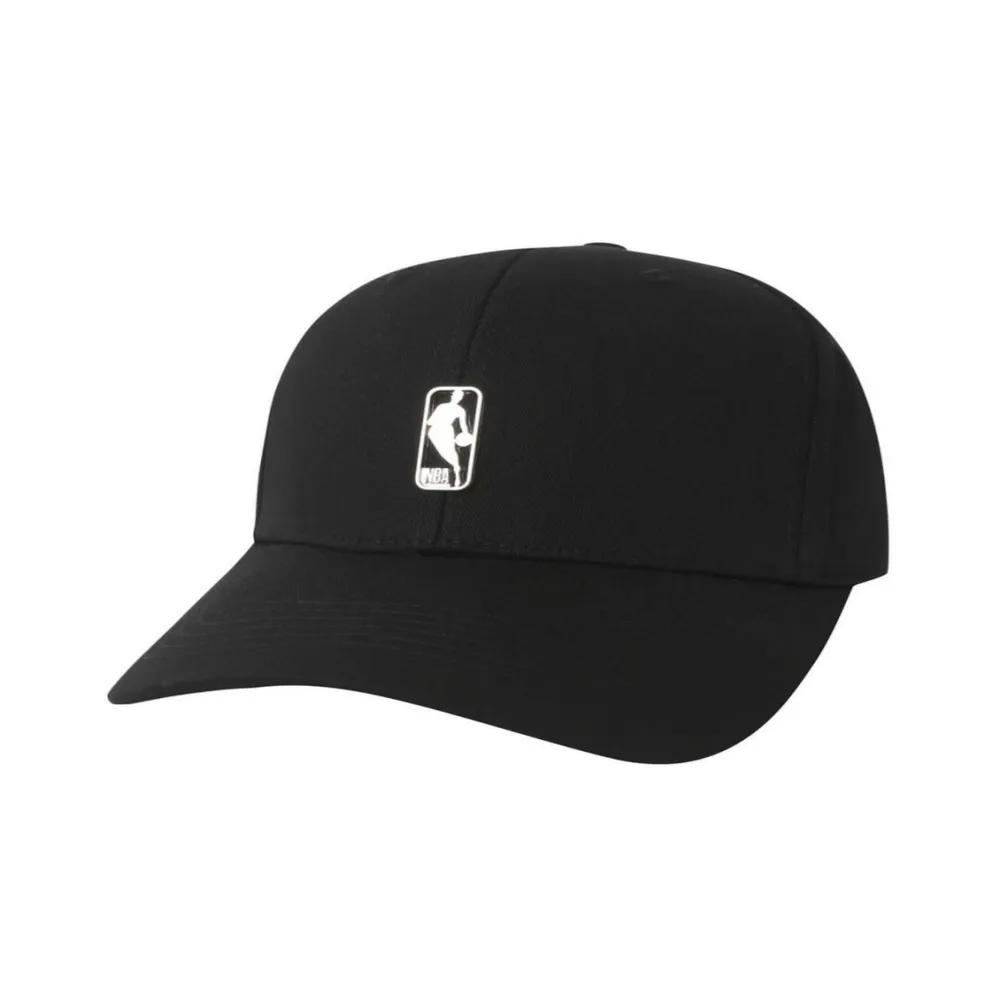 NBA Logoman Metal Embellishment Hard Ball Cap (Comfort Fit) BK