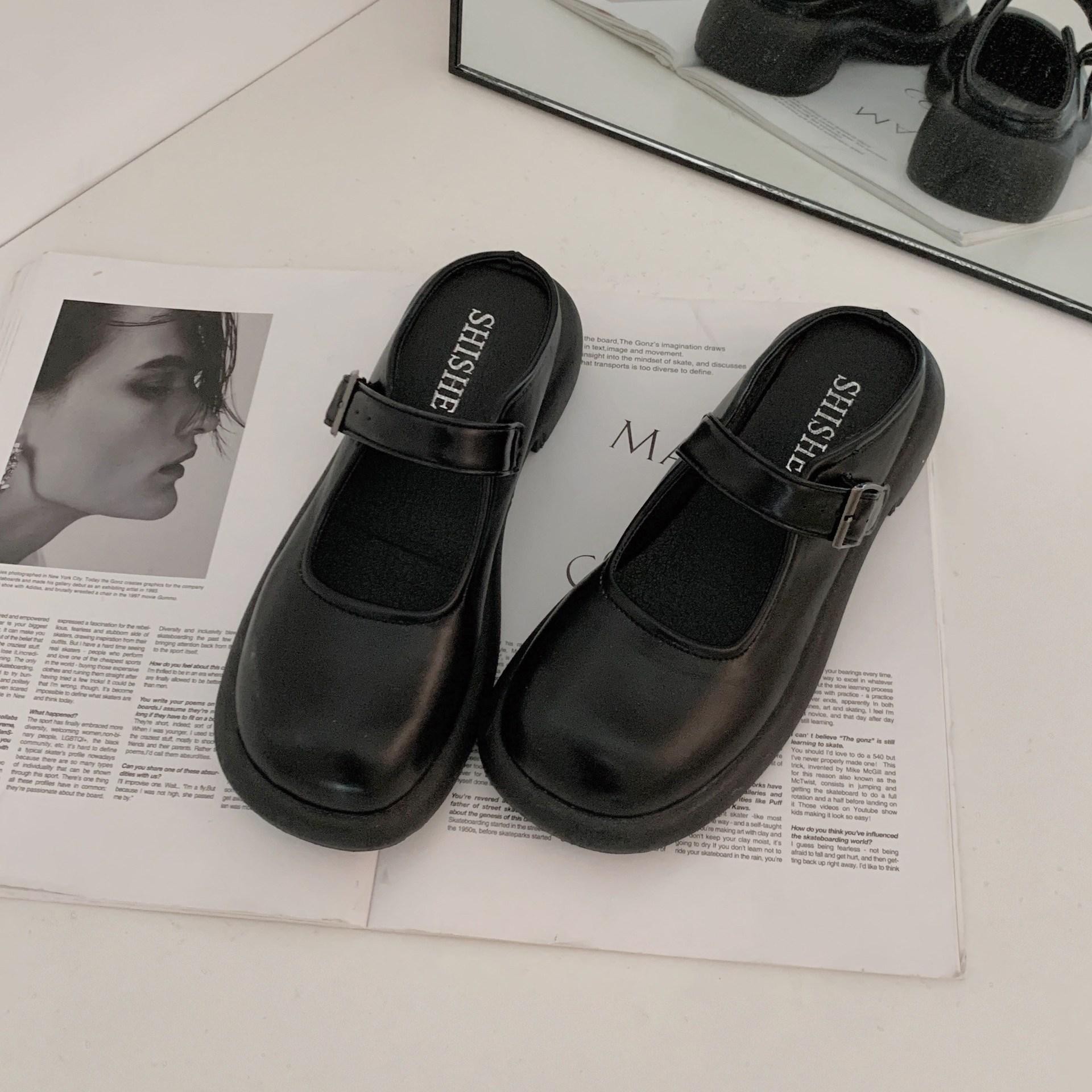 

Xiaoxiangfeng с юбкой на толстом каблуке, сумка на голову, полутапочки, женская летняя одежда 2025 года, новые пляжные нескользящие классные тапочки 40 чёрный