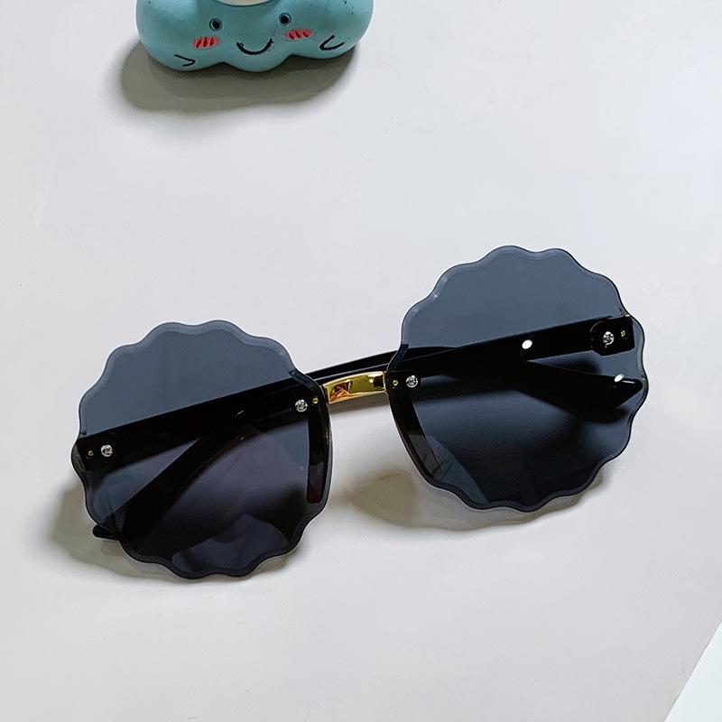 Frameless Square Spring and Summer Bright Fashion Women's Sunglasses Are Suitable for Daily Vacation Beach Accessories