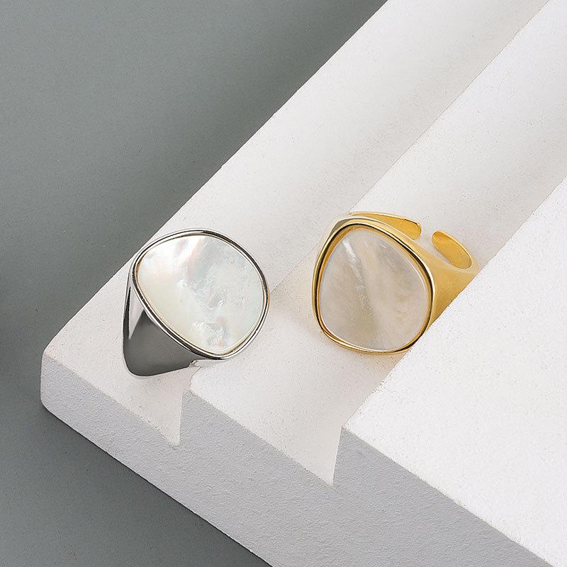 Minimalist White Pearl Mother Of Pearl Chunky Ring For Women Niche Design Statement Jewelry