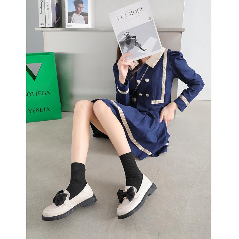 Rindsleder Loafers Damen Frühjahr Neue Lackleder Süße Bowknot Flache Kleine Lederschuhe Einzelne Schuhe
