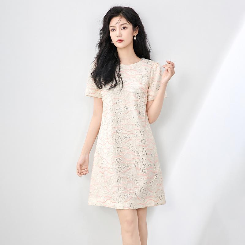 

Изысканное летнее платье А-силуэта с вышивкой пайетками золотой нитью для женщин Small розовый