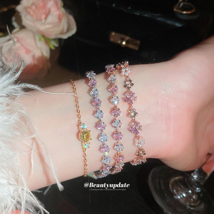 Korean Simple Bling Zirconia Flower Bracelet: High-End, Fashionable, Versatile, Sweet Women's Jewelry