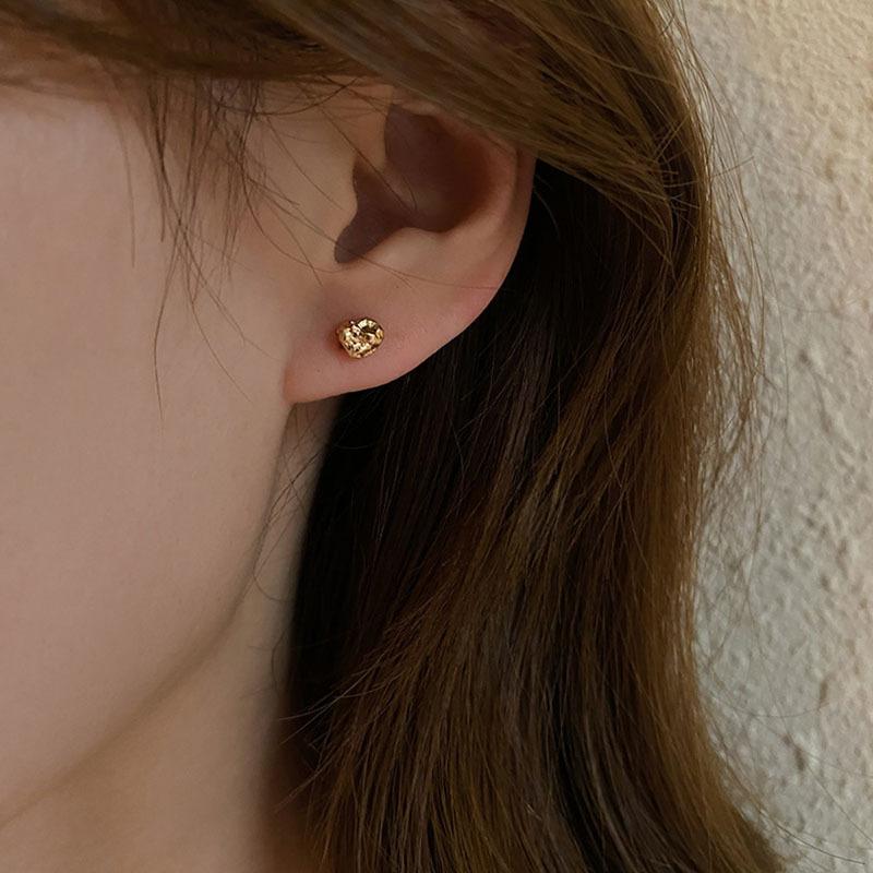 Wind Irregular Tin Foil Texture Stud Earrings Temperament Versatile Women's Earrings Creative Design Sense Niche Earrings