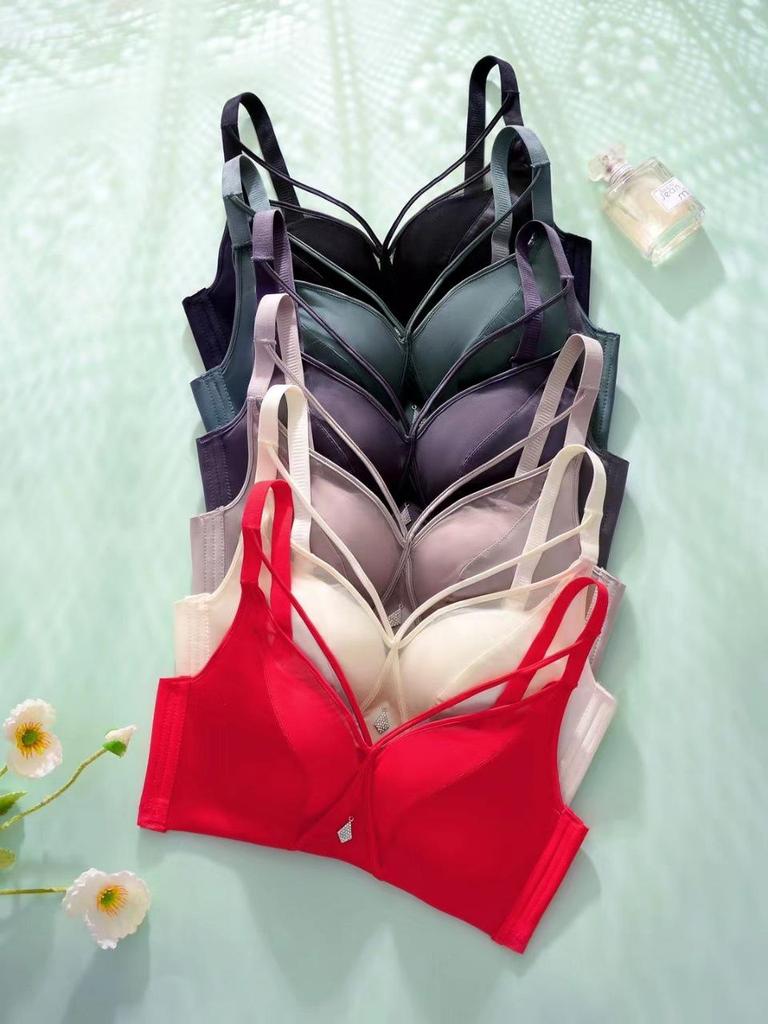 Silky Satin Wire-Free Push-Up Bra - Sexy Lingerie for Women with Small Bust, Seamless Design in Hot New Style.