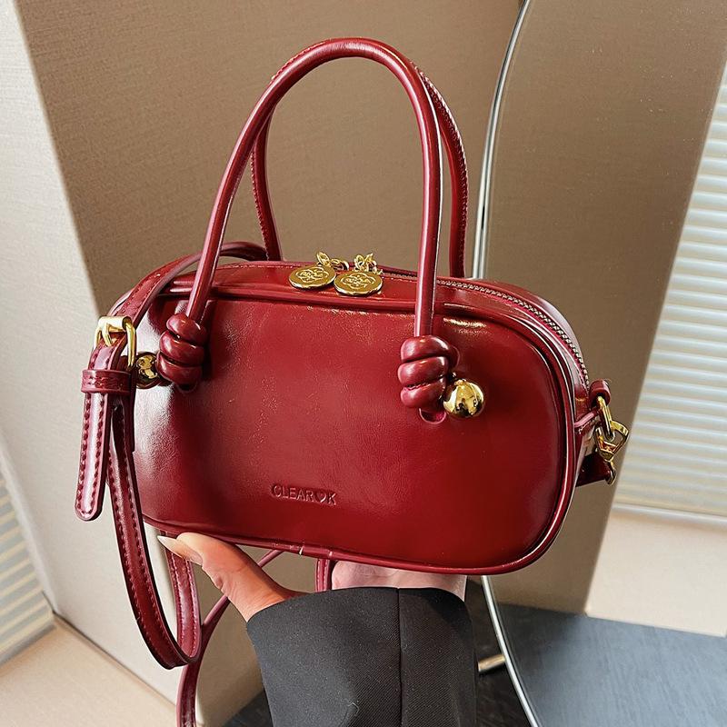 Premium Bag Women's Spring Summer 2025 New Retro Shoulder Messenger Bag Casual Niche Portable Bowling Bag