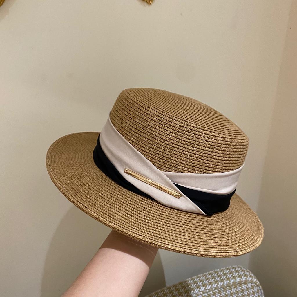 Women's summer beach straw hat beach shade sun protection color blocked flat top sun hat British versatile top hat