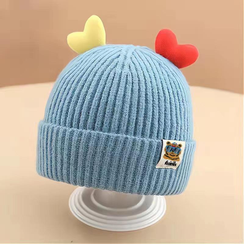 Super cute thickened baby hats for boys and girls, autumn and winter adorable children's hats, heart-shaped hats, Korean style warm trendy baby hats