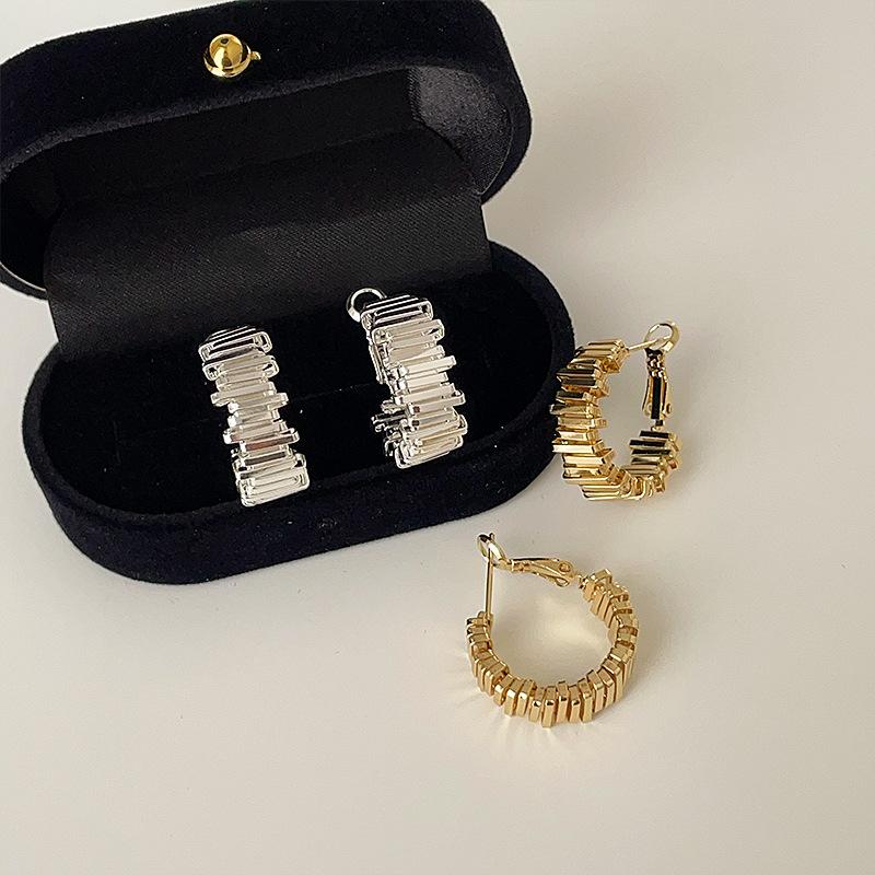 Niche Irregular Metal Line Stud Earrings Women'S Unique Personality Fashion Exquisite Temperament Versatile Earrings Earrings