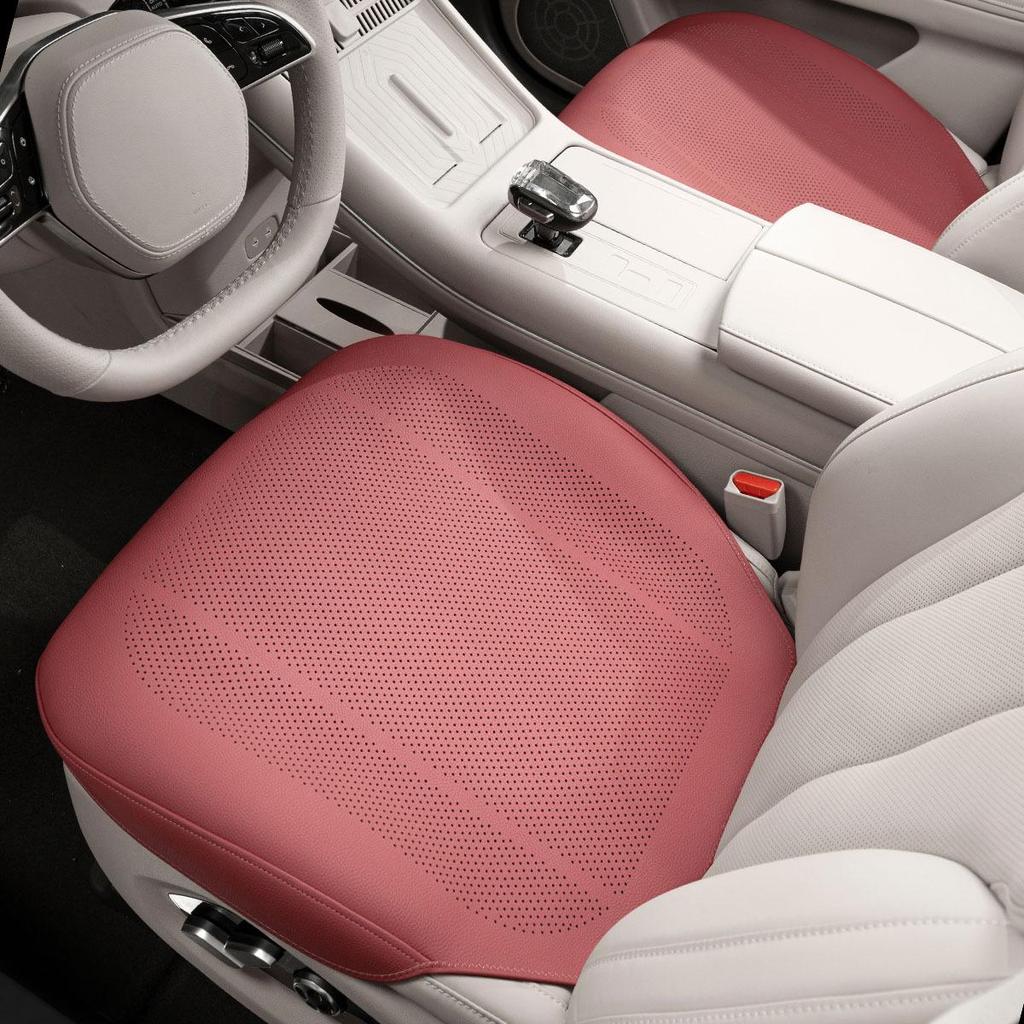 Universal Breathable Car Seat Cushion - Cool, Non-slip, Thin Design for All Seasons (2025)