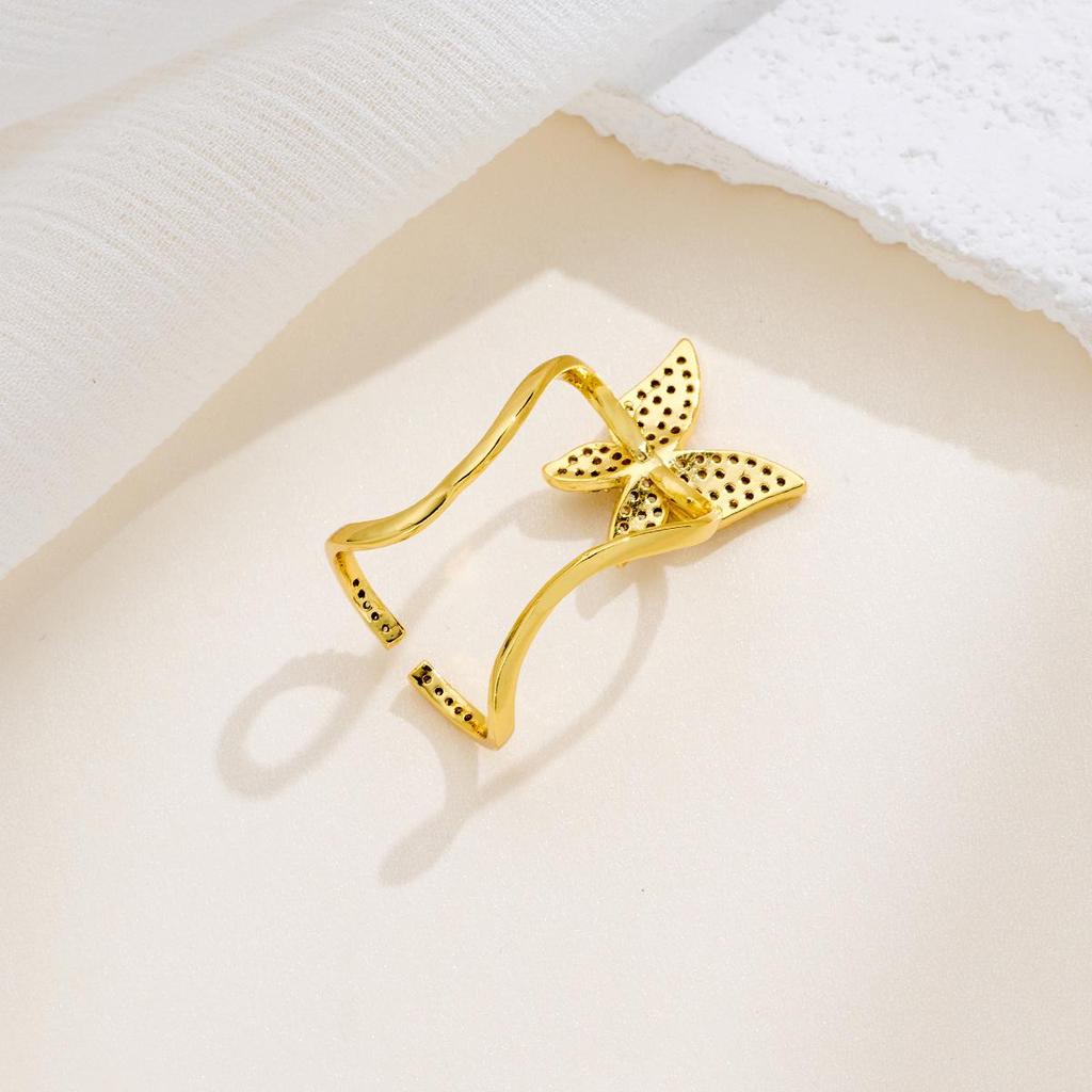 Long Butterfly Rhinestone Open Ring: New European American Fashion Statement Ring