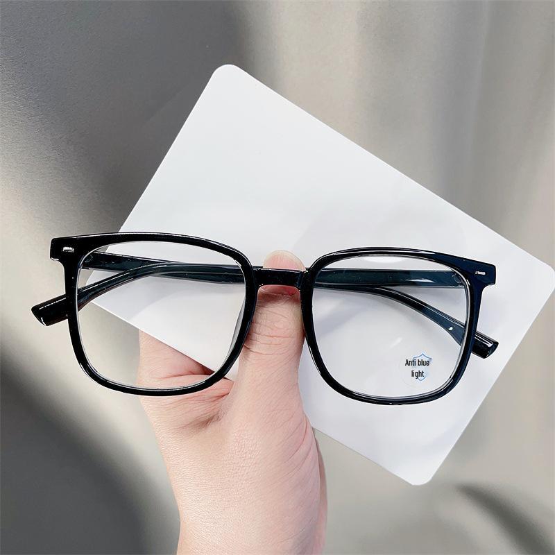 Stylish Retro Eyeglass Frames for Nearsightedness, Unisex Plain Glasses with Anti-Blue Light Protection
