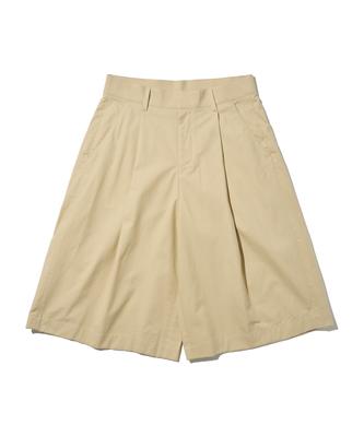OTHERFITS Deep Tuck Wide Bermuda Pants (Beige)