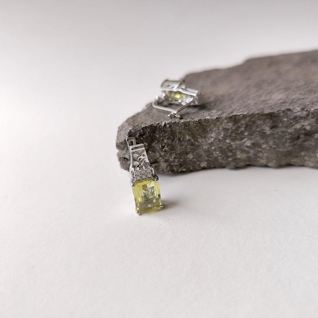 Серебряные серьги с Натуральным зеленим кварцем, фианитами (2162070)