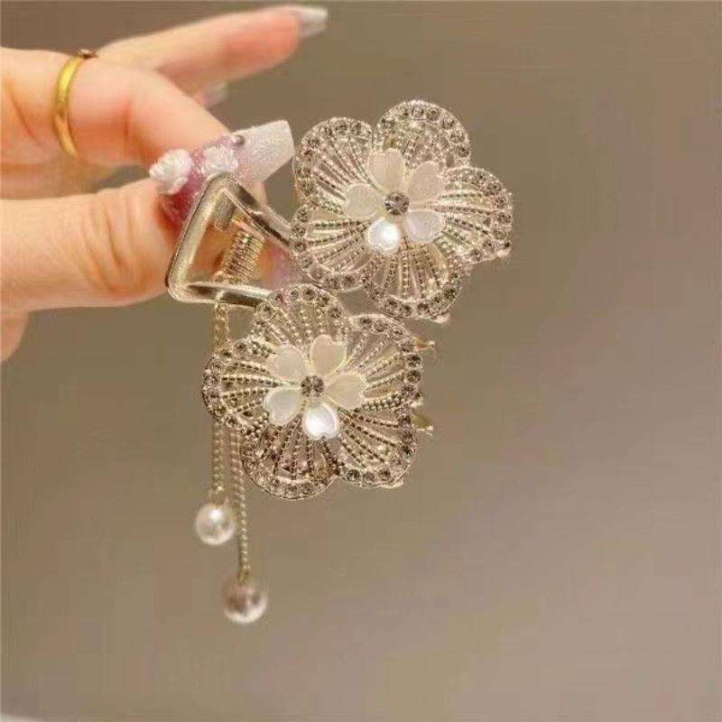 Red rose, pearl, tassel, small claw clip, half pierced top clip, high ponytail clip, white lotus claw clip