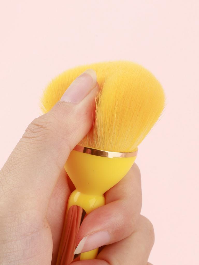 1Pcs Dust Brush,Portable Makeup Brush,Plastic Handle Makeup Brush,Powder Remover Brush Blush for Makeup