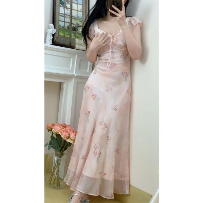 Elegant French Floral Puff Sleeve Dress with Cinched Waist Medium
