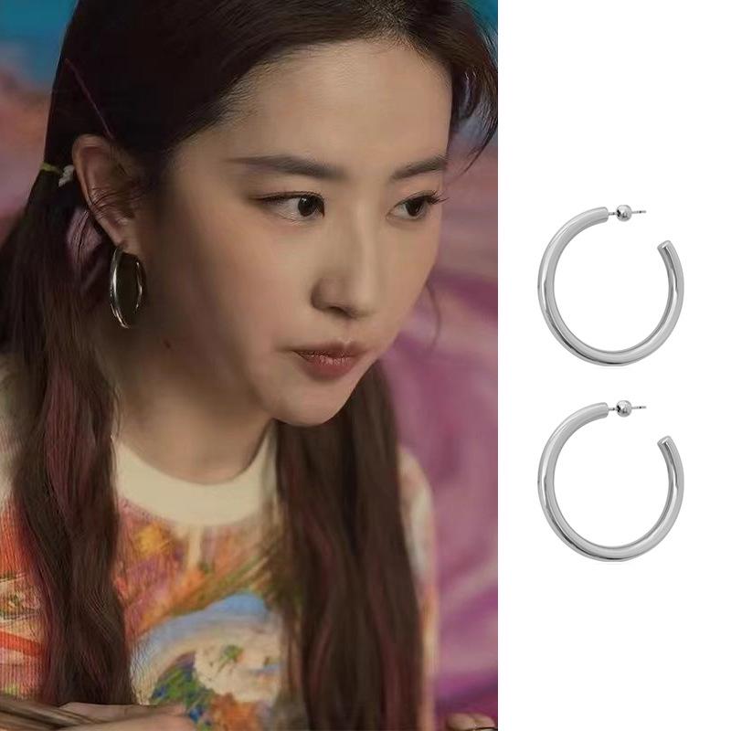 2024 European & American Minimalist Gold-Tone C-Shaped Hoop Earrings for Women