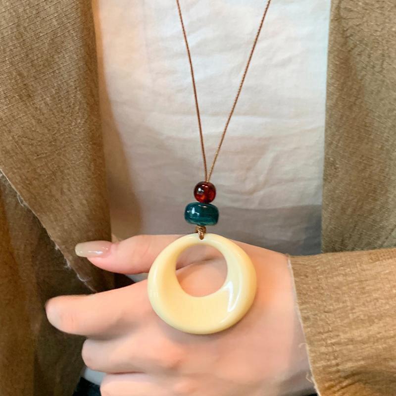 Bohemian Geometric Pendant Necklace Niche Retro Temperament Collarbone Chain Light Luxury Versatile High-end Jewelry