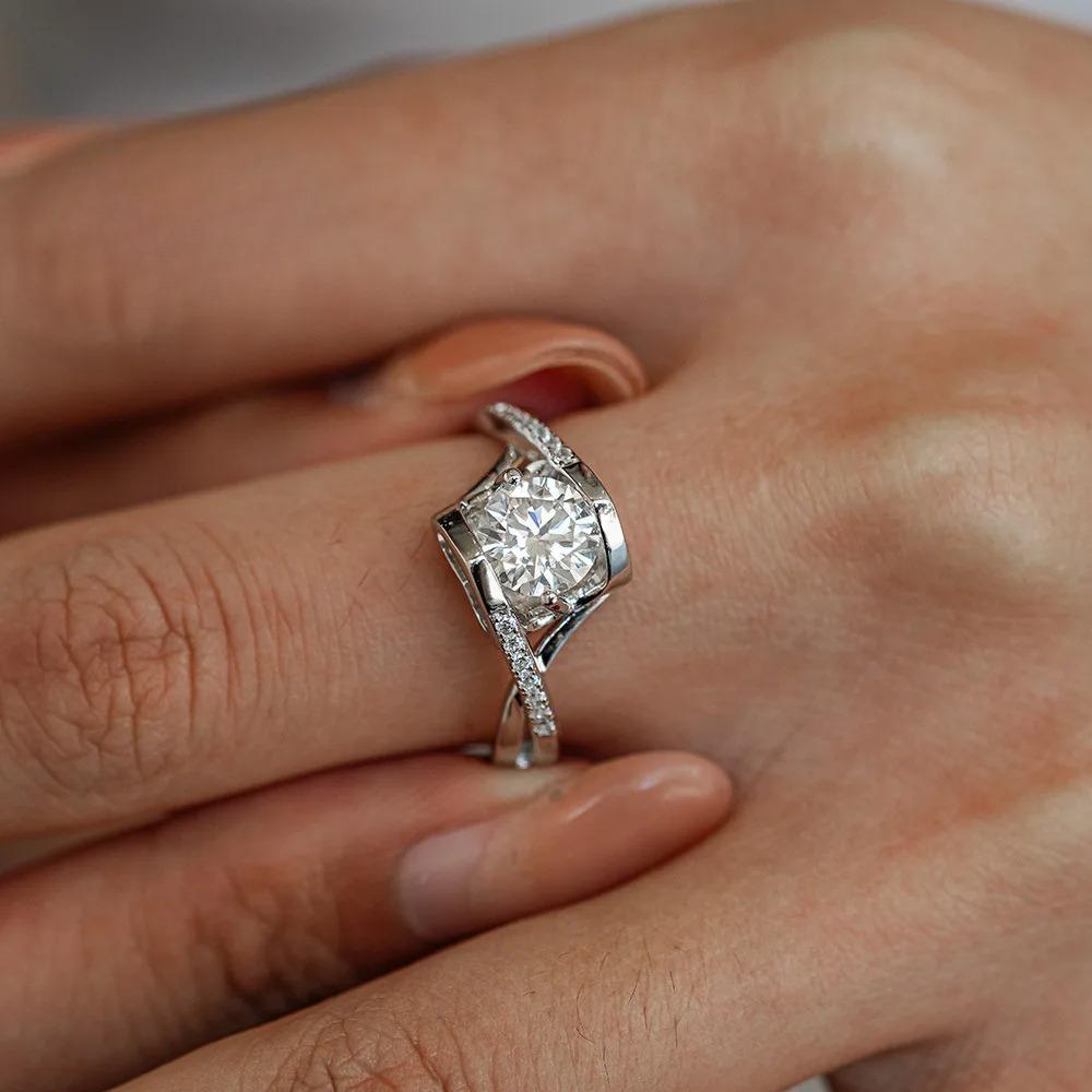 Silver Moissanite Angel's Kiss Twisted Arm Ring Certified Proposal Jewelry for Women Free Gift Elegant Romantic