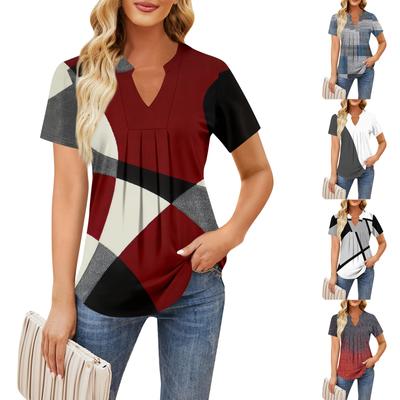 Camiseta feminina casual de manga curta com decote em V e pregas no peito, estampada e solta