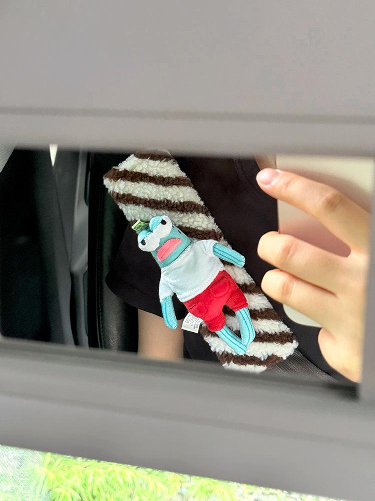 SpongeBob Seatbelt Plush Pad: Anti-Neck Chafing and Shoulder Rubbing Protection